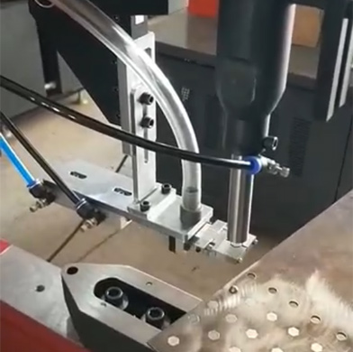 【壓鉚機】自動送料六角螺柱